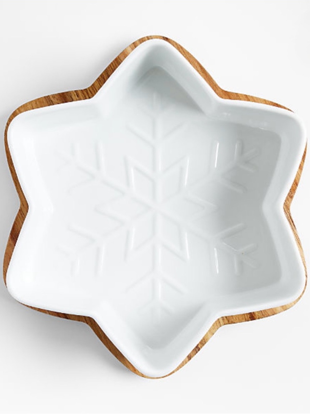 New! Crate&Barrel Snowflake Oven-to-Table Casserole Dish with Wood Trivet